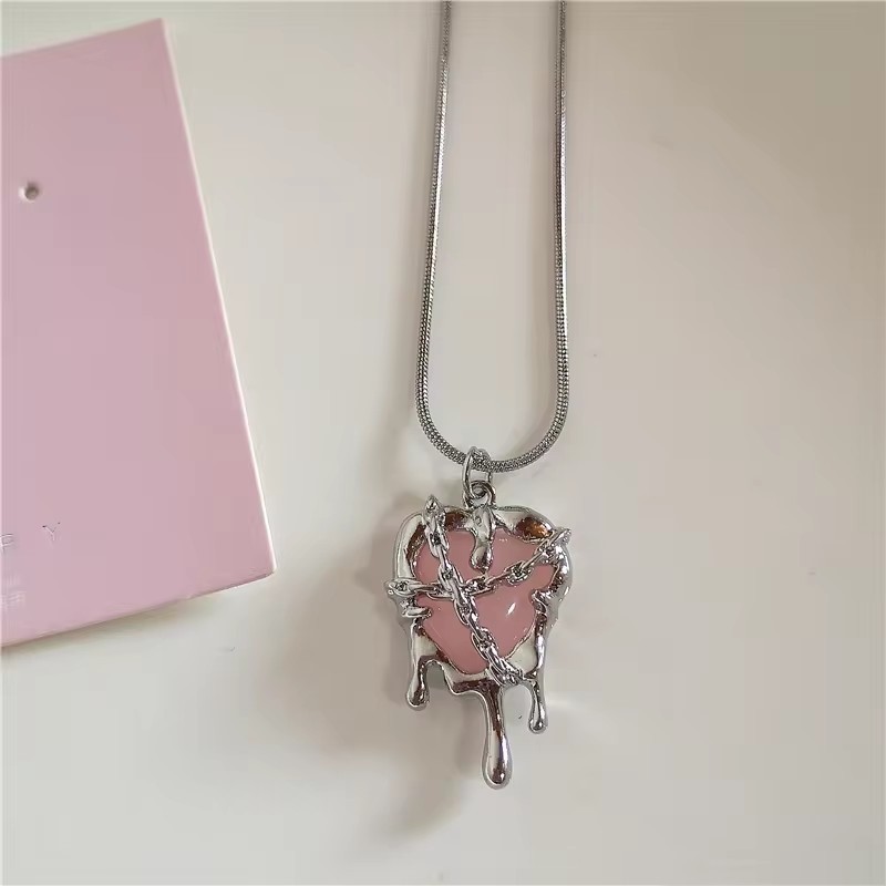 สร้อยคอจี้รูปหัวใจลาวาสีแดงดำส - Men Accessories Aesthetic บทวิจารณ์และราคา